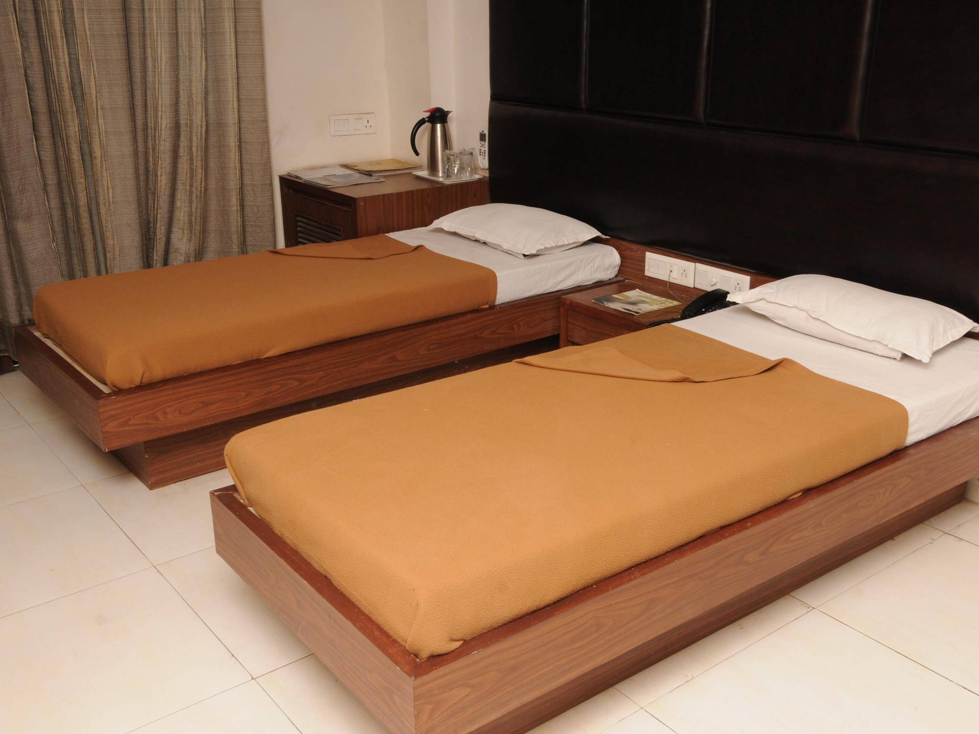Hotel Neelkanth Paradise Ahmedabad Exterior foto